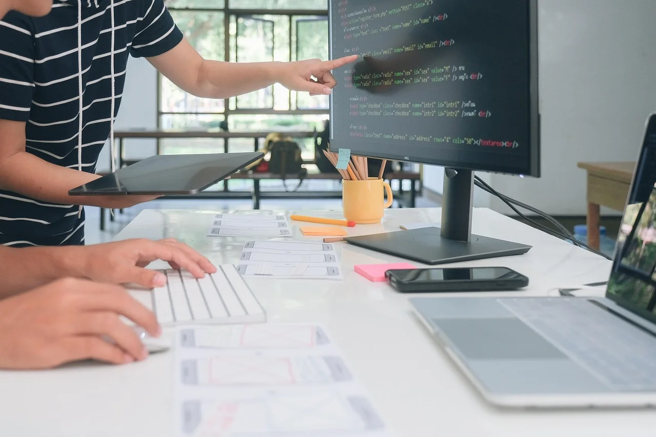 custom vs ready-made web development